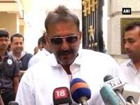 sanjay-dutt-accused-in-mumbai-blast-out-on-14-day-furlough