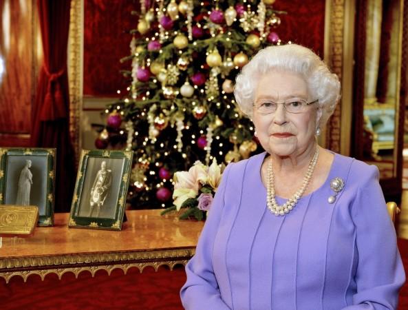 Queen Elizabeth II Praises Ebola Volunteers in Christmas Message