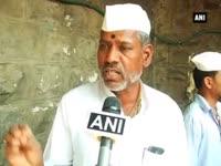 dabbawalas-wield-broom-on-mumbai-streets-as-part-of-swachh-bharat-abhiyan
