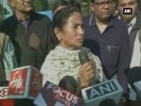 mamata-banerjee-visits-relief-camps-in-wb-distributes-warm-clothes-to-adivasis-from-violence-hit-ko