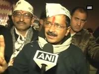 stone-pelted-at-kejriwal-at-a-public-rally-in-deoli-aap-leader-unhurt