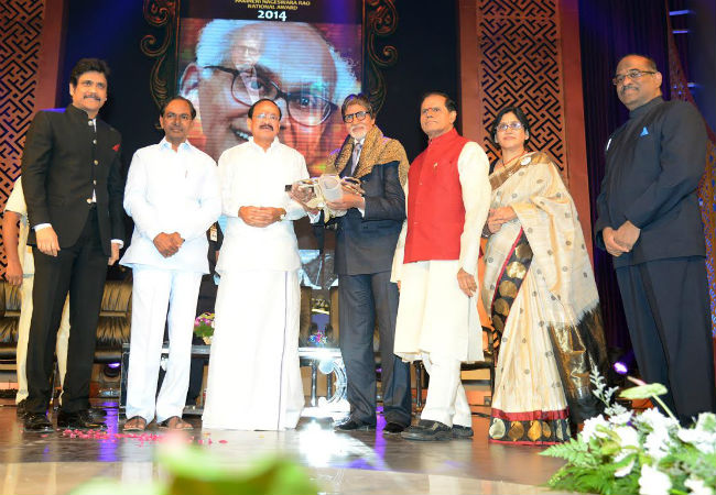 Amitabh Bachchan Receives ANR Award: Nagarjuna Thanks Big B for Accepting Honour Amitabh Bachchan Receives ANR Award: Nagarjuna Thanks Big B for Accepting Honour