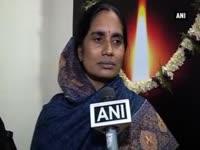 pm-modi-meets-family-of-delhi-gang-rape-victim