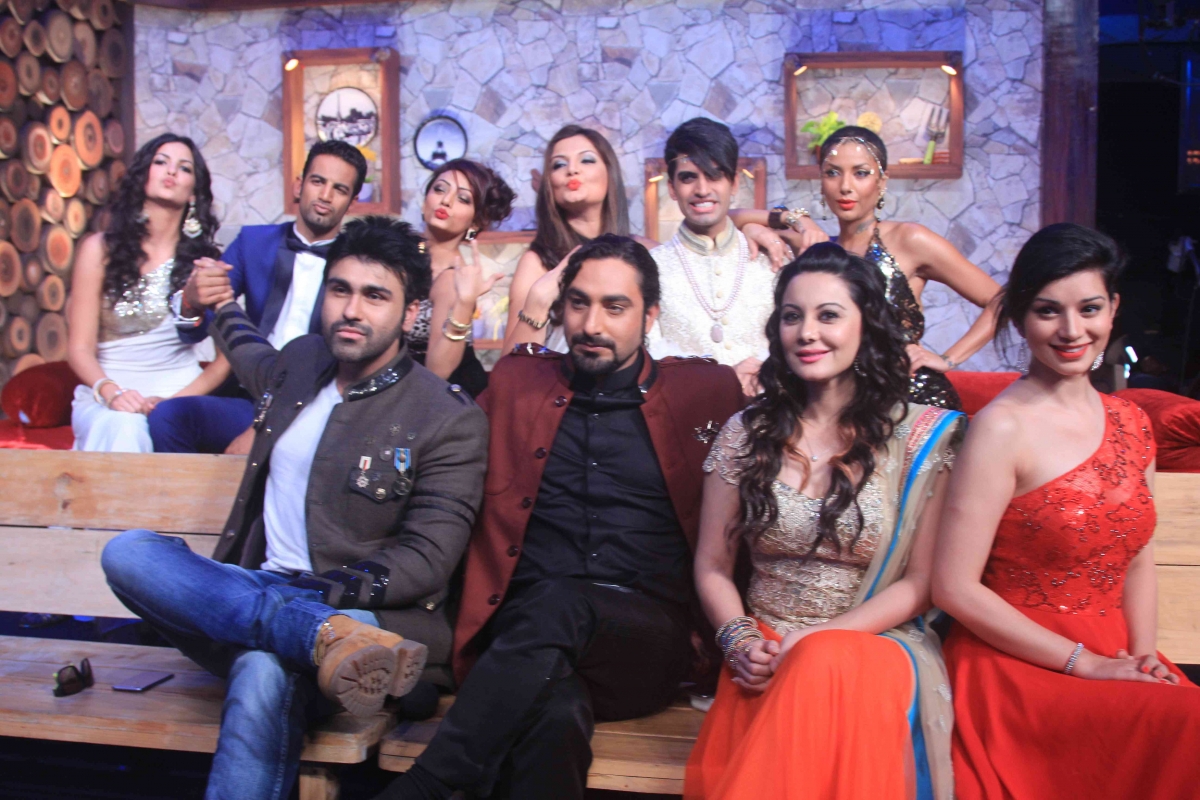 'Bigg Boss 8': Salman Khan's Last Day Shoot on Set; Hands Over To Farah Khan During Finale Episode