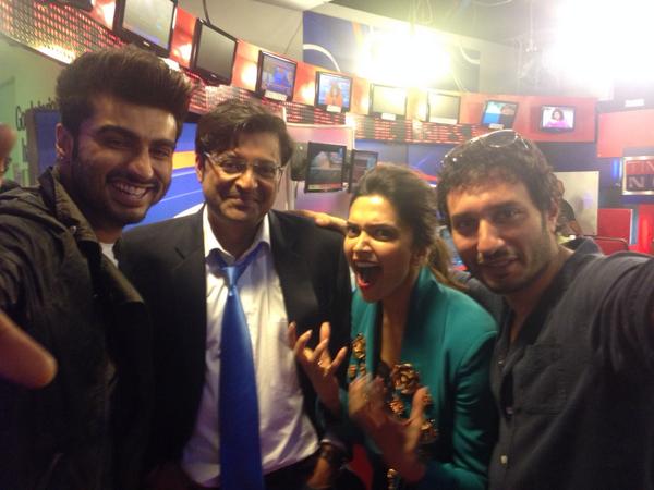 Rare picture of Deepika Padukone at Times Noe with Arnab Goswami and Arjun Kapoor during promotions of 'Finding Fanny' Rare pictures of Deepika Padukone