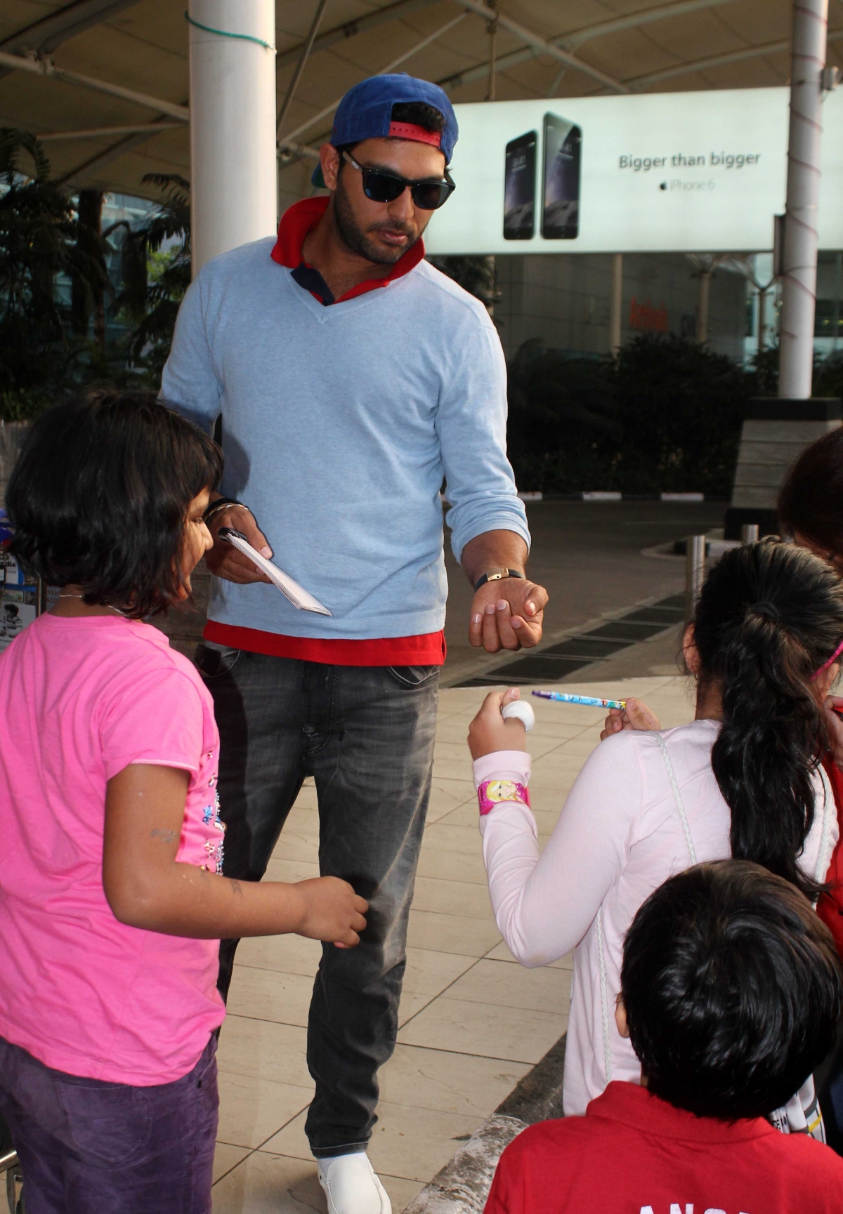 Yuvraj Singh Celebs spotted at Mumbai Airport