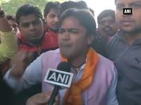 protest-against-journalist-praveen-swami-for-doubting-indias-claims-over-pak-terror-boat