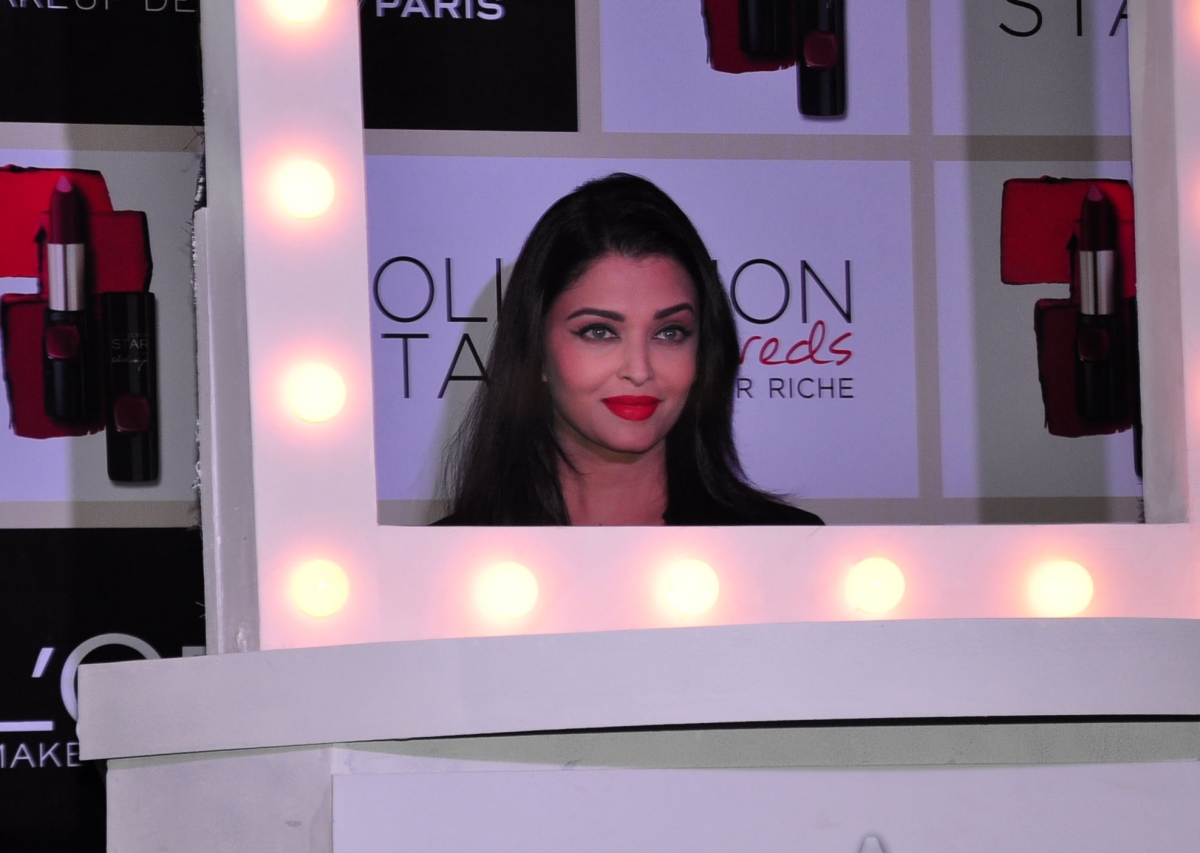 Aishwarya Rai Bachchan Charms in Black Dress at L'Oreal product launch event