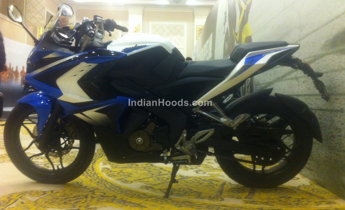 Bajaj Pulsar 200SS Returns in Fresh Spy Shots, Stunning In Blue And White Colours