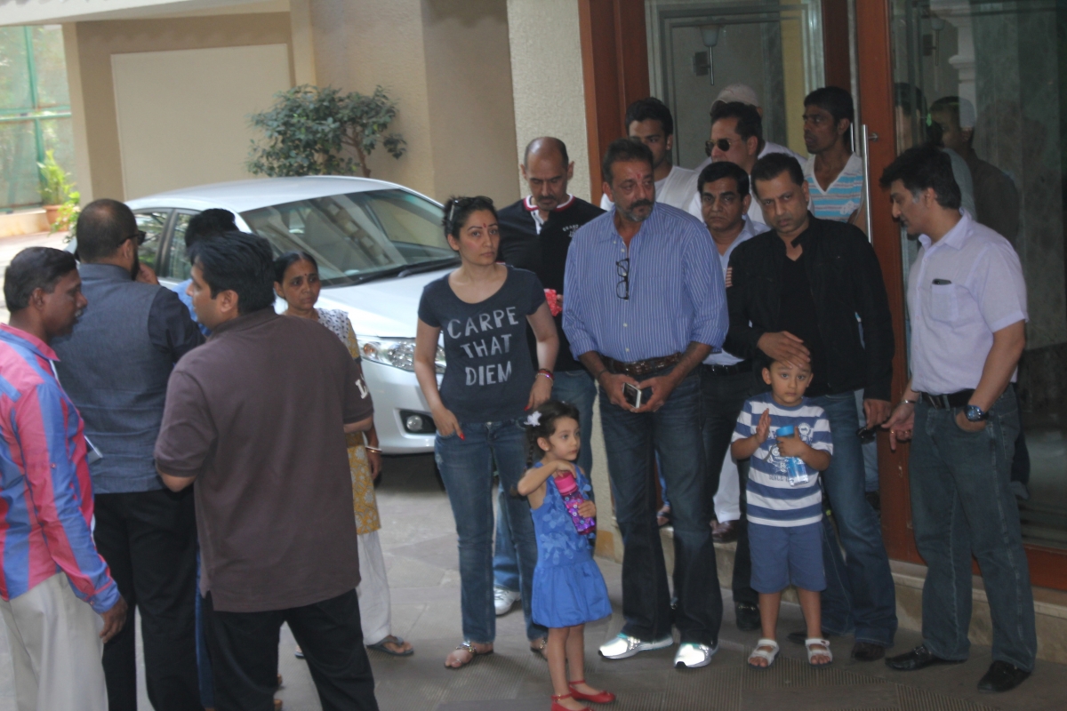 Sanjay Dutt with his family Sanjay Dutt with his family
