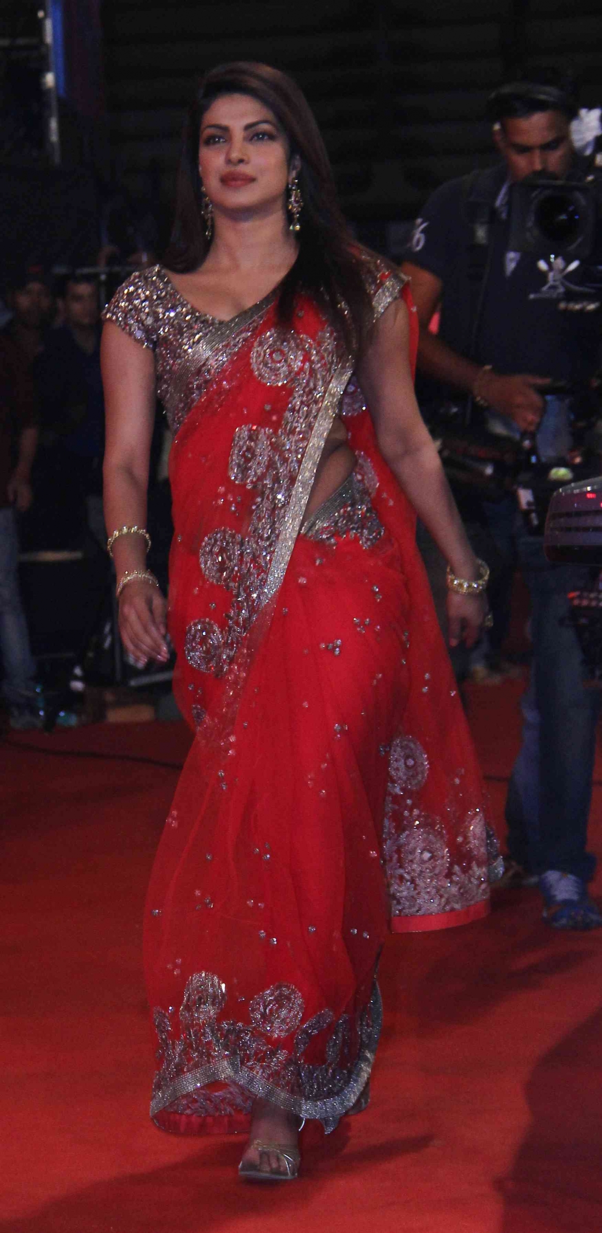 Priyanka Chopra Umang Mumbai Police Show 2015