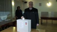 struggling-croatia-holds-tight-presidential-run-off
