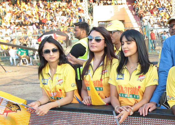 Sonia Agarwal sporting Chennai Rhinos' jersey. Sonia Agarwal Cheering for Chennai Rhinos