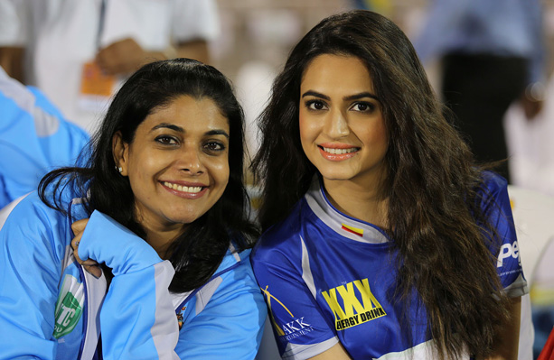 A picture of Priya Sudeep and Kriti Kharbanda. Priya Sudeep with Kriti Kharbanda