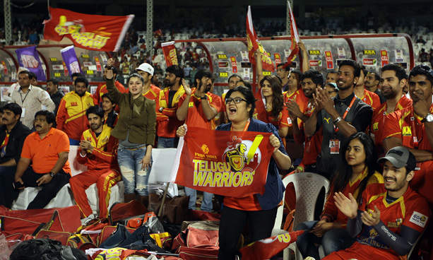 Producer Suresh Babu with Telugu Warriors team. Suresh Babu
