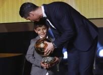 Cristiano Ronaldo Son FIFA Ballon d'Or