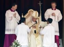 Pope Francis at a mass in Colombo