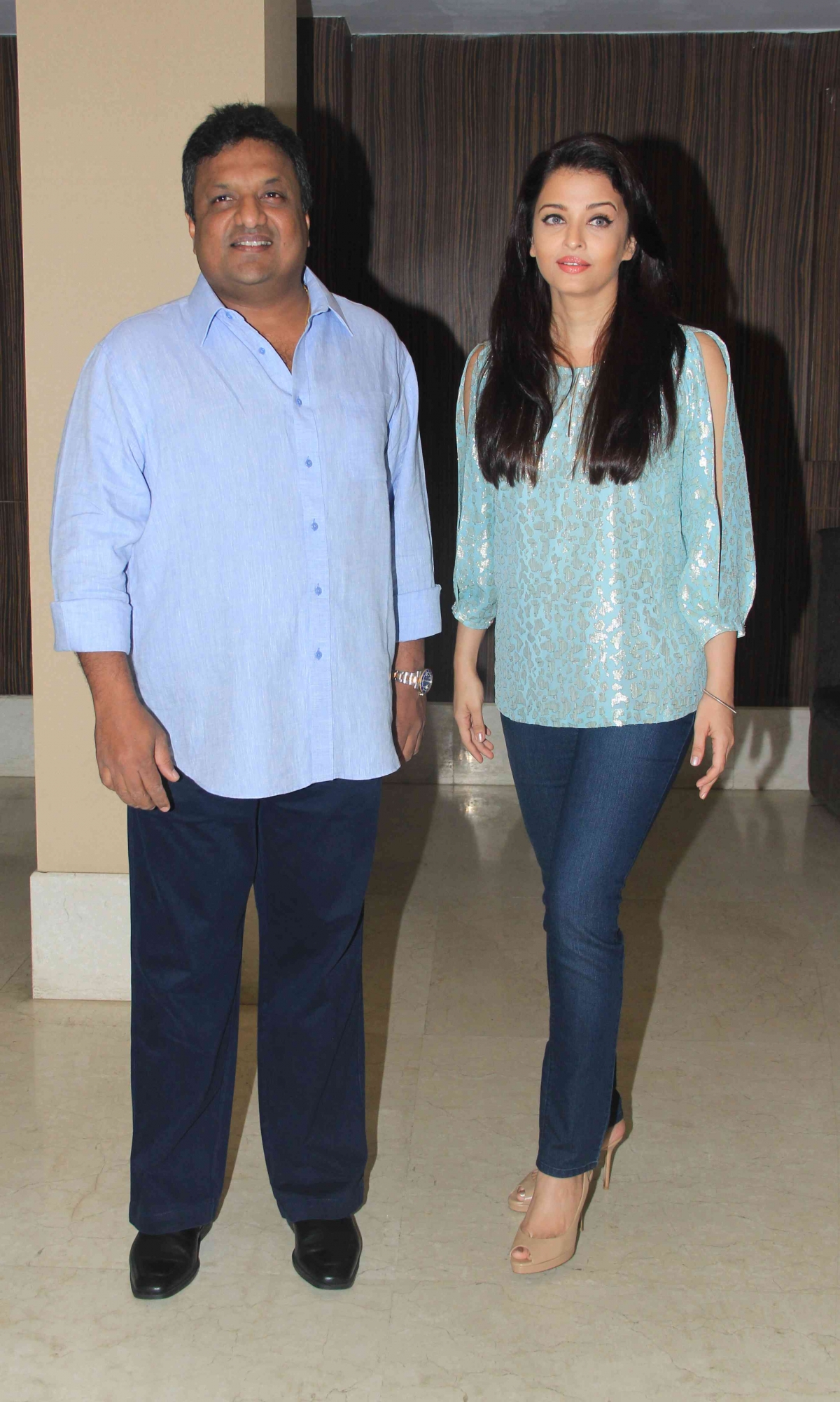 Aishwarya Rai Bachchan, Irrfan Khan Snapped at Script Reading Session of 'Jazba'