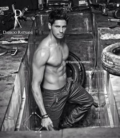 Sidharth Malhotra Rare and Unseen Pictures of Sidharth Malhotra