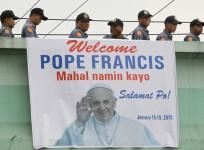 pope arrives at Philippines