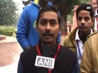 varanasi-students-prepare-a-kilometre-long-complaint-letter-for-pm-modi