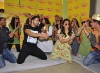 Varun Dhawan, Huma Qureshi Promotes 'Badlapur' at Radio Mirchi Studio