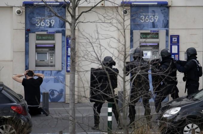 Paris post office hostage situation