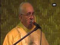 emotional-pope-francis-confronts-typhoon-haiyan-victims-in-philippines