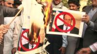 french-flags-burnt-at-pakistan-charlie-hebdo-protest