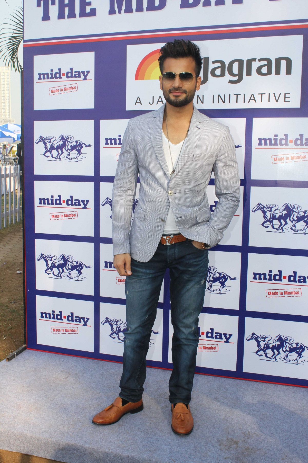 Karan Tacker Sonam Kapoor Randeep Hooda & Others attends at Mid Day Trophy 2015