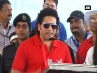 sachin-tendulkar-flags-off-run-in-kerala-ahead-of-national-games