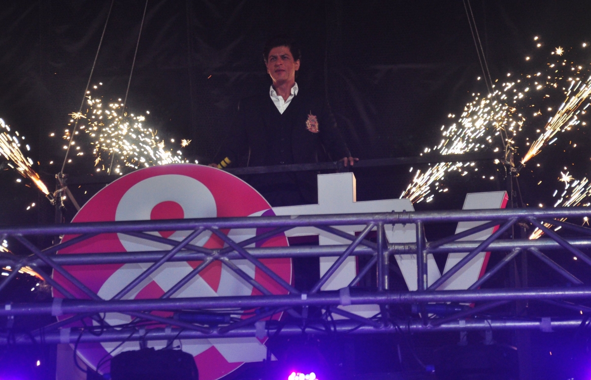 Shah Rukh Khan To Host a Game Show on Small Screen