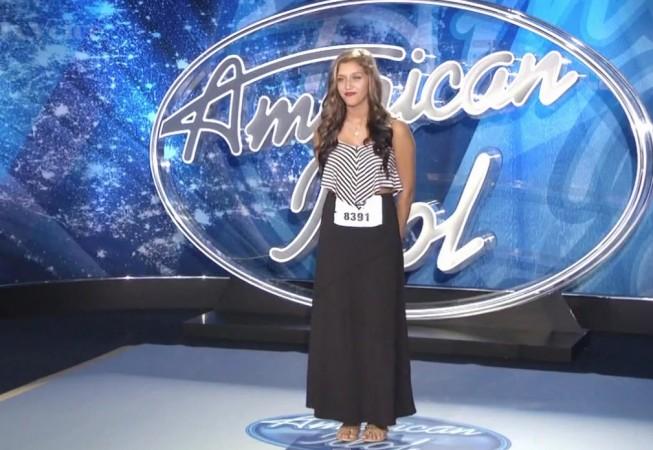 Hannah Mrozak performing durinf American Idol audition