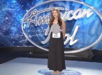 Hannah Mrozak performing durinf American Idol audition