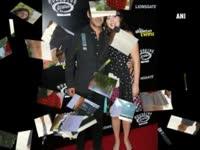 pregnant-zooey-deschanel-engaged-to-beau-jacob-pechenik