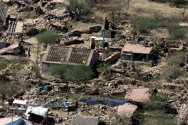 indian 2001 earthquake 100 words