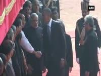 obama-reaches-rashtrapati-bhawan-receives-guard-of-honour