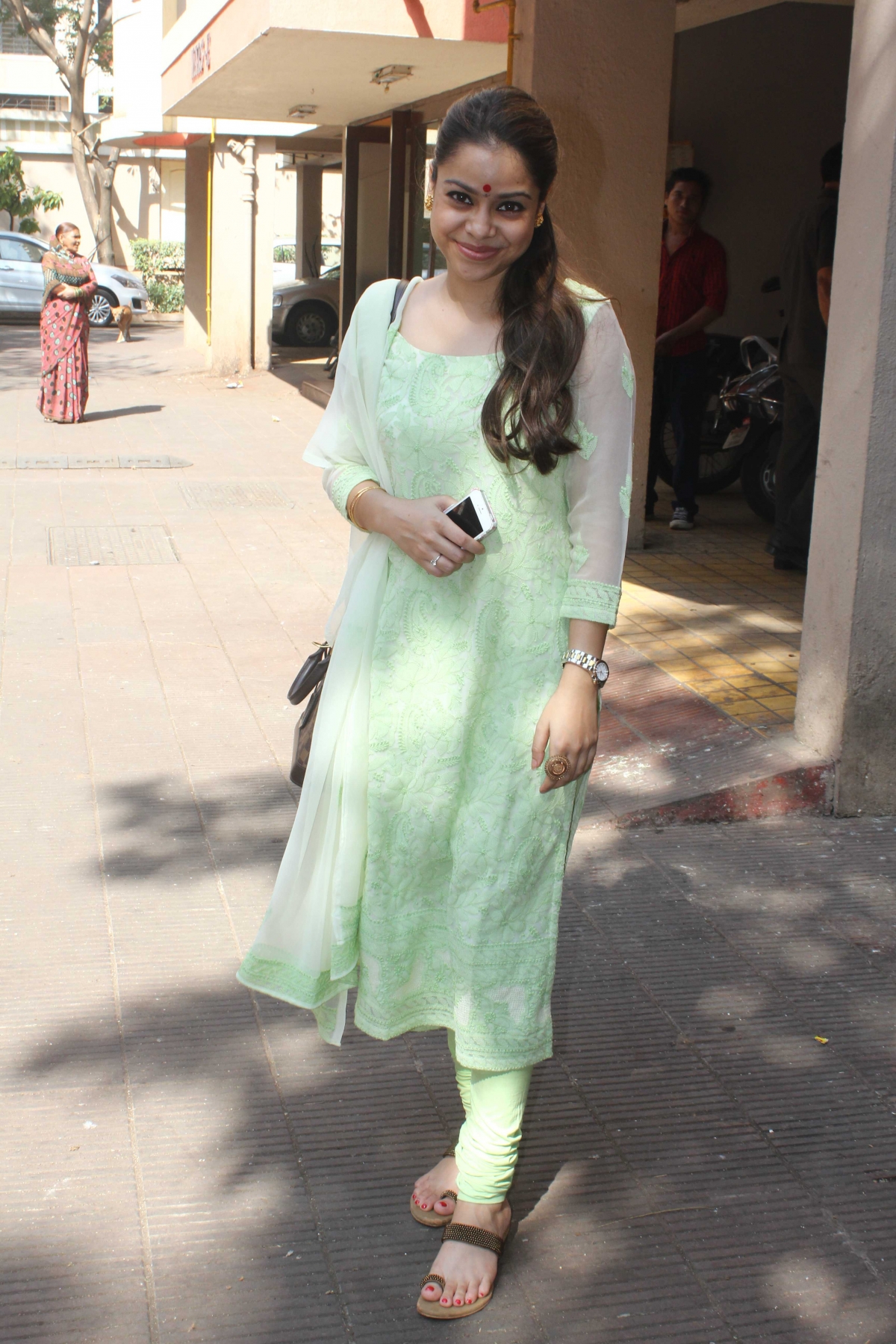 Sumona Chakravarti at Anurag Basu's residence on the occasion of Saraswati Puja Saraswati puja celebration