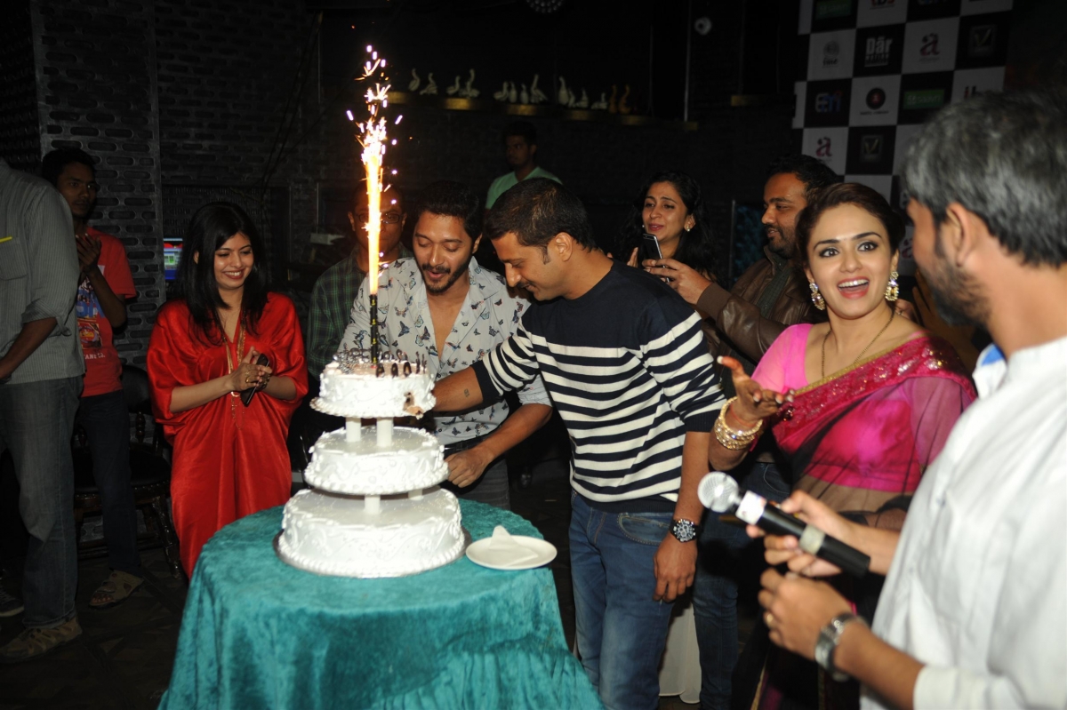 Actor Shreyas Talpade celebrates birthday with cast of his Marathi superhero film Shreyas Talpade birthday bash