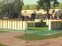 sonia-gandhi-and-manmohan-singh-pay-tribute-to-mahatma-gandhi-at-rajgath-on-his-67th-death-anniversa