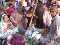 devotees-take-holy-dip-in-varanasi-to-mark-magh-purnima