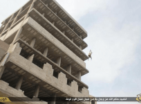A man accused of being gay, was thrown down from the building by ISIS.