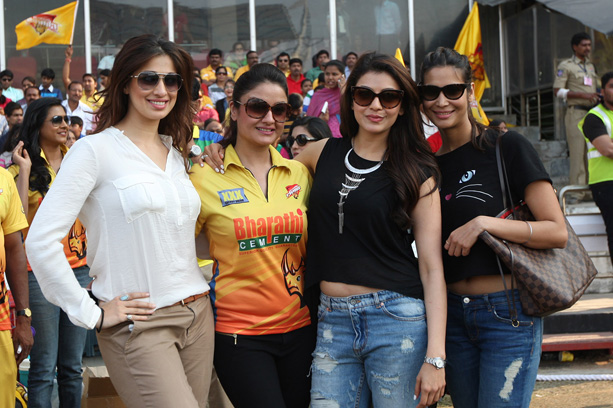 Raai Laxmi,Sonia Agarwal, Kajal Aggarwal