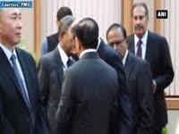 pm-modi-interacts-with-participants-of-investor-summit