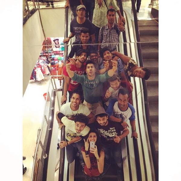 'ABCD 2' 'Behind-the-scene' Pictures: Candid Shots of Varun Dhawan, Shraddha Kapoor, Remo D'Souza and Other Casts