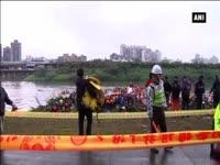 at-least-nine-dead-after-transasia-airplane-crashes-into-taipei-river