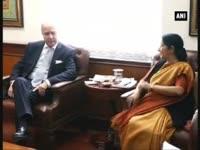 french-foreign-minister-laurent-fabius-meets-sushma-swaraj