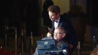 eddie-redmayne-celebrates-bafta-win-with-stephen-hawking