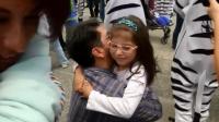 free-hugs-bring-smiles-in-bolivia