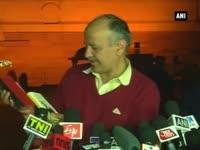 delhi-cm-designate-arvind-kejriwal-pays-courtesy-call-on-president-pranab-mukherjee